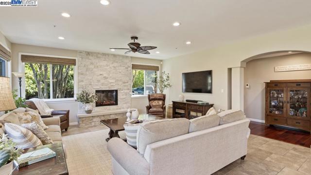 1348 Carlton Pl, Livermore CA: https://media.crmls.org/mediaz/a2692de7-a72d-4f4b-978a-d19b469b7d68.jpg