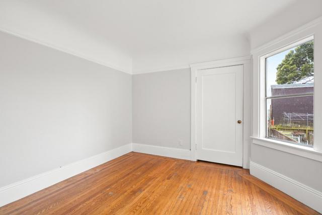 189 Lee Avenue, San Francisco CA: https://media.crmls.org/mediaz/a26b0afb-53a5-4a5d-a0b6-ca7e25c356be.jpg
