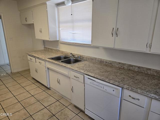 Detail Gallery Image 5 of 16 For 321 E Avenue J8, Lancaster,  CA 93535 - 4 Beds | 2 Baths