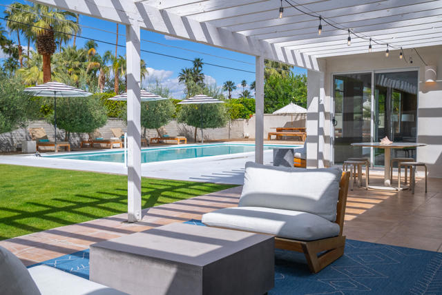1022 E Mesquite Avenue, Palm Springs CA: https://media.crmls.org/mediaz/a26bd97d-72e9-4359-ac78-5f0203fd02d5.jpg