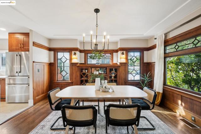 919 Mckinley Ave, Oakland CA: https://media.crmls.org/mediaz/a26c150d-c1cf-4014-86ec-8e0479485da1.jpg