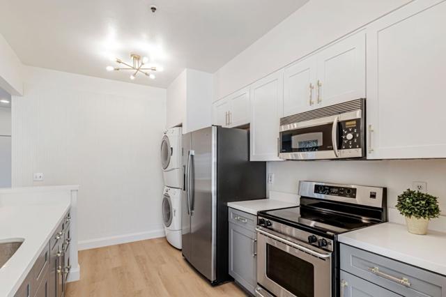 97 E Saint James Street, San Jose CA: https://media.crmls.org/mediaz/a26c5375-fa75-4c6d-9013-83d76e3e03c3.jpg