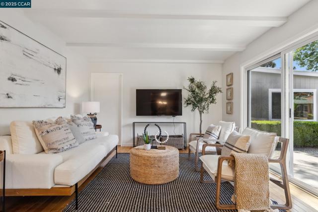 Image 16 of 60 For 3044 Santa Maria Dr