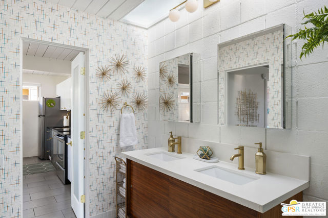1111 E Palm Canyon Drive, Palm Springs CA: https://media.crmls.org/mediaz/a26cf482-9ec6-4acc-8789-26607784a0d0.jpg