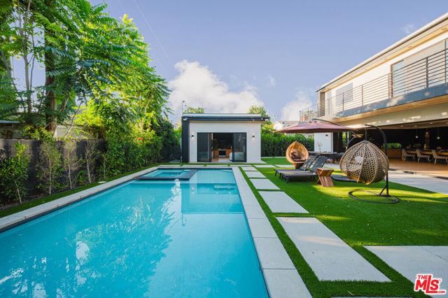 5141 Varna Avenue, Sherman Oaks CA: https://media.crmls.org/mediaz/a26d2620-6dcf-4fab-aa5a-efca20da5be7.jpg