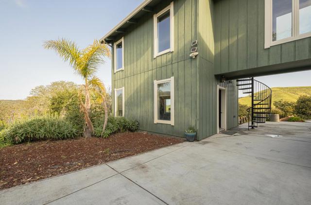 383 Corral De Tierra Road, Salinas CA: https://media.crmls.org/mediaz/a26dab56-3539-4307-be33-ed3a101de558.jpg