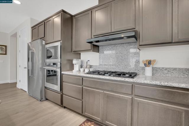 901 Goldfinch Cir, Vacaville CA: https://media.crmls.org/mediaz/a26db3d3-e48a-42c0-800d-7b7911a73707.jpg