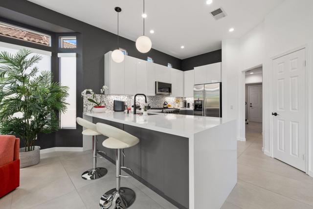44718 Alexandria Vale, Indio CA: https://media.crmls.org/mediaz/a26e4f0a-0e71-49d1-8621-bba76d8c4424.jpg