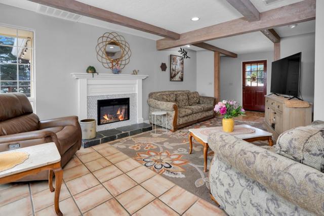 3225 Hillman Lane, Royal Oaks CA: https://media.crmls.org/mediaz/a26f0c9d-3464-413d-89e5-8802694c7abd.jpg