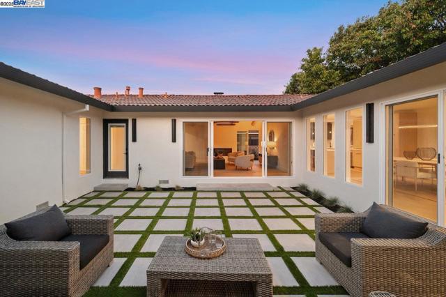 2662 Tuliptree Ln, Santa Clara CA: https://media.crmls.org/mediaz/a26f6462-d46b-402e-bf27-caa3f9623886.jpg