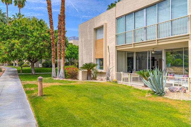 477 Desert Lakes Drive, Palm Springs CA: https://media.crmls.org/mediaz/a26fa66a-bf1d-4daf-bf16-2c7f81d23381.jpg
