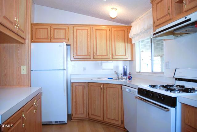 Detail Gallery Image 4 of 35 For 4388 E Central Ave #63,  Camarillo,  CA 93010 - 2 Beds | 2 Baths