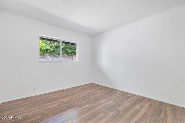 1558 Norwich Avenue, Thousand Oaks CA: https://media.crmls.org/mediaz/a270a821-c832-477b-915a-65cb9ee246ae.jpg
