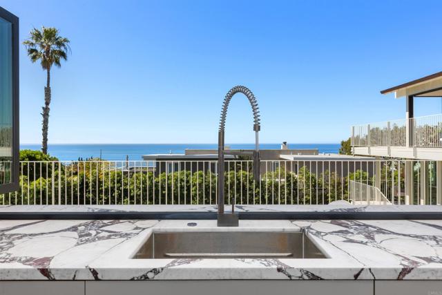 Detail Gallery Image 12 of 44 For 1506 Summit Ave, Cardiff By The Sea,  CA 92007 - 4 Beds | 3/1 Baths
