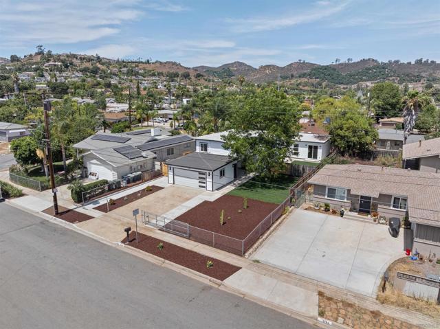 1160 Erica St, Escondido CA: https://media.crmls.org/mediaz/a2711142-347e-42b0-8812-4c57c4fe36d1.jpg