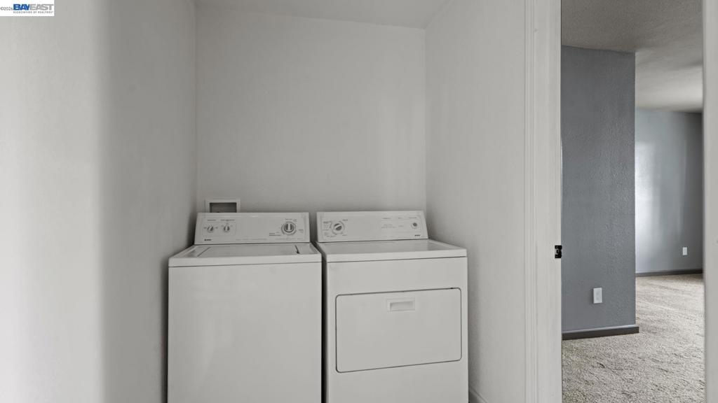 https://media.crmls.org/mediaz/a27136ea-591e-490f-bc7c-f55cc6e00091.jpg?preset=X-Large
