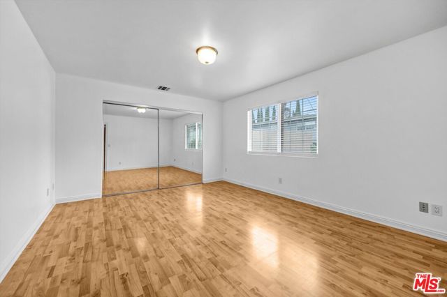 4421 Prospect Avenue, Los Angeles CA: https://media.crmls.org/mediaz/a2715b7e-af0d-4073-905f-f4cad9a2d129.jpg