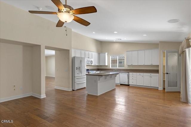 908 Valerie Lane, Tehachapi CA: https://media.crmls.org/mediaz/a2732ab0-5438-462c-bfb7-ba266bf7331d.jpg