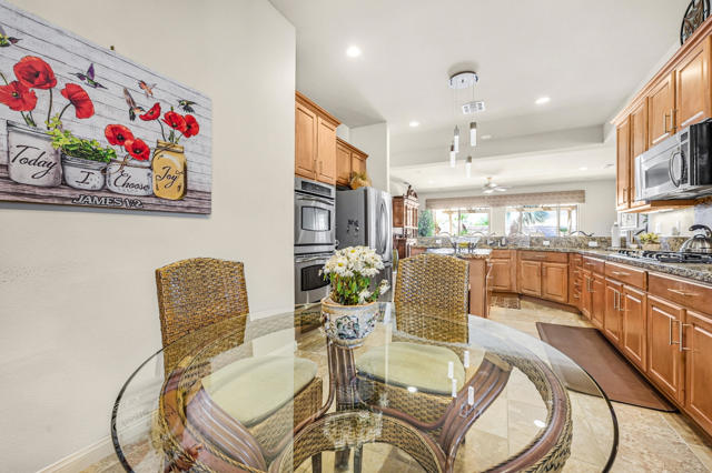 81554 Avenida Sombra, Indio CA: https://media.crmls.org/mediaz/a2735545-13d5-40cb-8dae-5c83203a3098.jpg