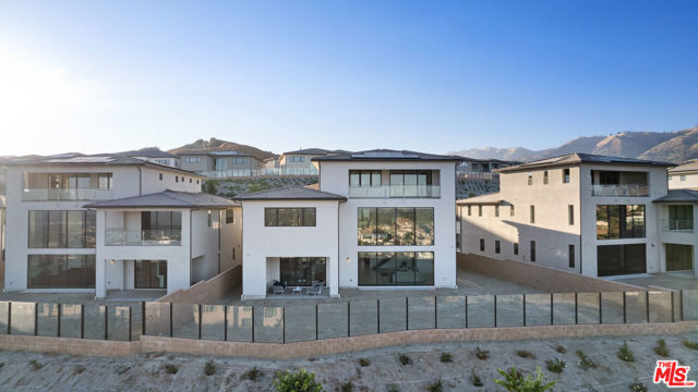 11782 N Hillsborough Lane, Porter Ranch CA: https://media.crmls.org/mediaz/a2735fc5-51e9-4650-927d-abc0fd4b5358.jpg