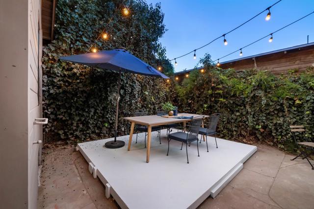 1203 N Normandie Ave, Los Angeles CA: https://media.crmls.org/mediaz/a2738674-7bba-4904-b541-6c0d34d08eb4.jpg