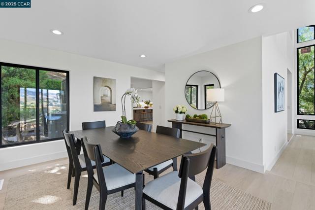 189 Rudgear Drive, Walnut Creek CA: https://media.crmls.org/mediaz/a273d0b7-7eda-41f5-8d33-ec5e19eaab3b.jpg