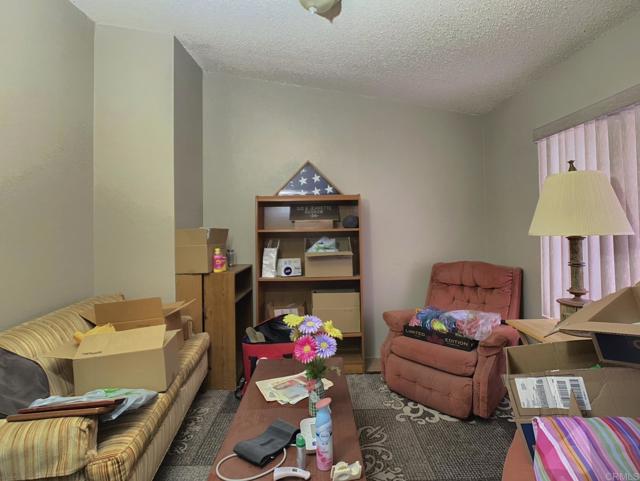Home for Sale in Lakeside