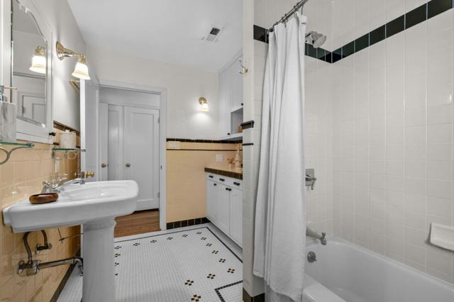 4040 Valente Court, Lafayette CA: https://media.crmls.org/mediaz/a274bb9e-fb56-4710-b2f6-25898f7817a5.jpg