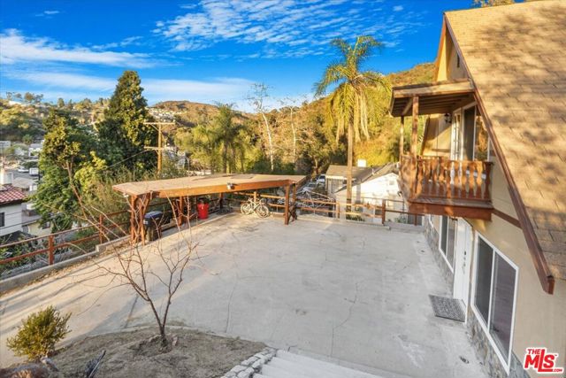 2070 Lilac Lane photo 9