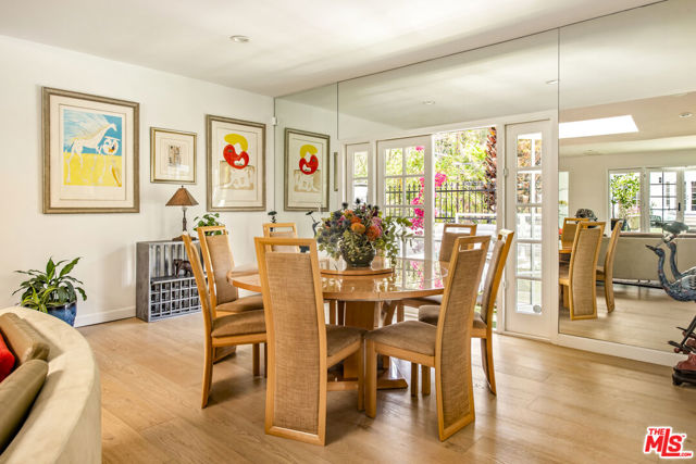 2241 Betty Lane, Beverly Hills CA: https://media.crmls.org/mediaz/a2755a23-ae35-4abd-8092-76ba52b9f625.jpg