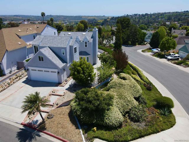 4503 Carnaby, Carlsbad CA: https://media.crmls.org/mediaz/a27565b8-26a6-422f-b2b4-cce7093524cd.jpg