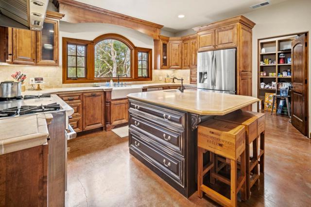 17551 Pond Derosa Lane, Prunedale CA: https://media.crmls.org/mediaz/a27639d2-36f7-4e78-88e5-e660207ac6a5.jpg