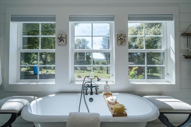 10555 Watsonville Road, Gilroy CA: https://media.crmls.org/mediaz/a2774360-80d4-4312-a694-85b27bddabd0.jpg