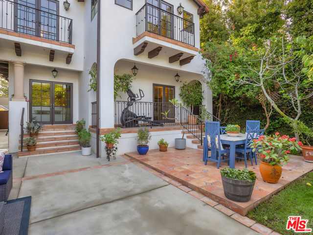 Image 26 of 31 For 2026 Greenfield Avenue