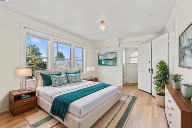 1206 E 23rd St, Oakland CA: https://media.crmls.org/mediaz/a277dcd8-0771-4f2c-a68b-ae00fc401e6e.jpg