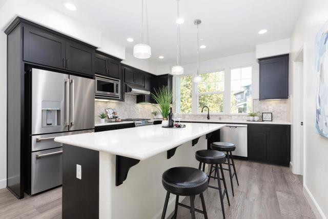 733 E Evelyn Avenue, Sunnyvale CA: https://media.crmls.org/mediaz/a278f6ed-5f2e-4f70-9d63-7a3072ec6b29.jpg