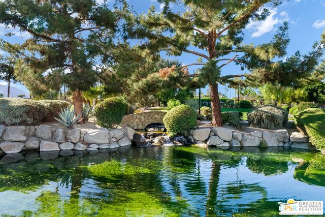 1 Saint Petersburg Court, Rancho Mirage CA: https://media.crmls.org/mediaz/a27a4737-a501-4c1c-a7d1-4681887c77ce.jpg