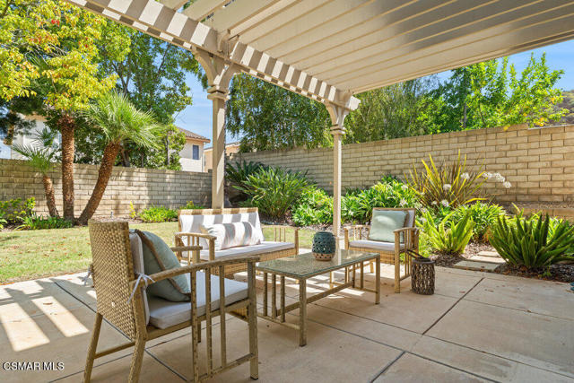 668 Camino De La Luz, Newbury Park CA: https://media.crmls.org/mediaz/a27a6df9-921a-4421-94c8-811bb1c6c129.jpg