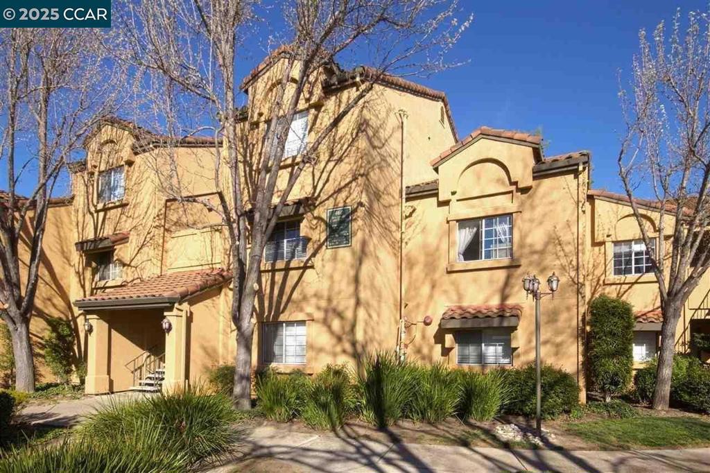 460 Bollinger Canyon Ln