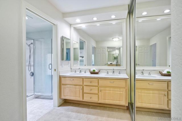 5002 Mycenae Way, Oceanside CA: https://media.crmls.org/mediaz/a27af6b8-f9dd-4f44-a379-d47224387d5a.jpg