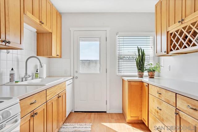 4467 Long Branch Ave, San Diego CA: https://media.crmls.org/mediaz/a27b0345-5c0f-4561-87da-8125566b5496.jpg