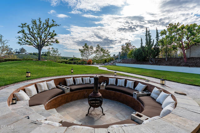 12428 Palmer Drive, Moorpark CA: https://media.crmls.org/mediaz/a27b7e68-50eb-4083-923f-1ed17b172901.jpg