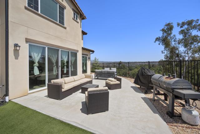 8304 The Grant Place, Bonita CA: https://media.crmls.org/mediaz/a27c6f02-2dd4-4431-ab62-5d28033ce561.jpg