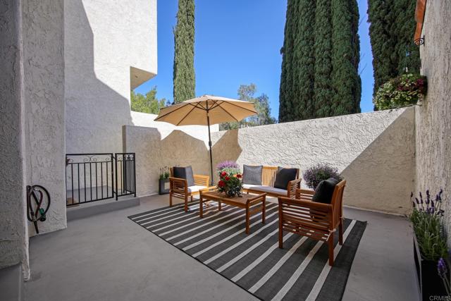 6755 Caminito Del Greco, San Diego CA: https://media.crmls.org/mediaz/a27c786d-087d-444a-bfd4-f4fcdae7c6a5.jpg