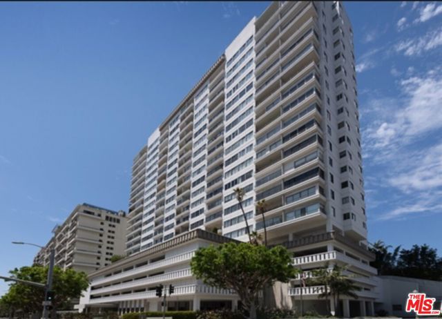 10501 Wilshire Boulevard, Los Angeles CA: https://media.crmls.org/mediaz/a27ca018-ae9a-45e5-ba97-95dad247927e.jpg