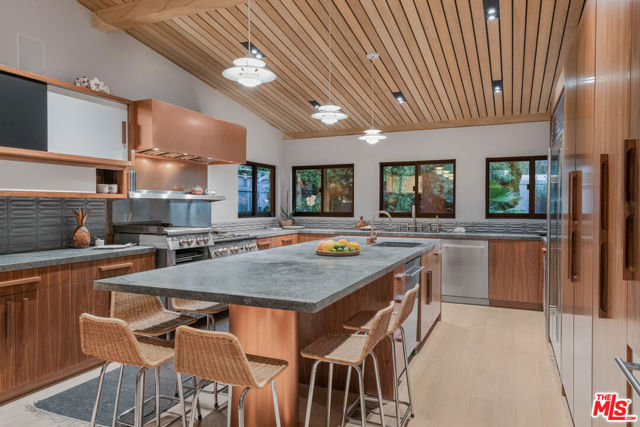 6738 Wildlife Road photo 36