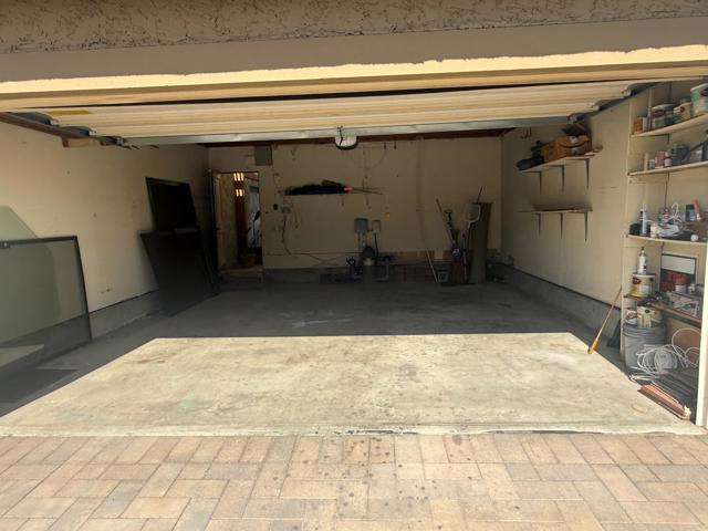 1665 S La Reina Way, Palm Springs CA: https://media.crmls.org/mediaz/a27de075-23f2-4223-a94d-a91710bed941.jpg
