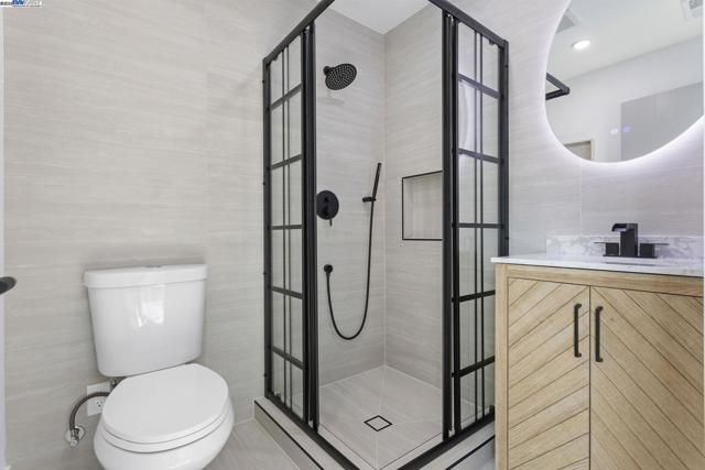 365 Monaco Ave, Union City CA: https://media.crmls.org/mediaz/a27df6f8-dcf5-4412-b1e2-46e00a060432.jpg