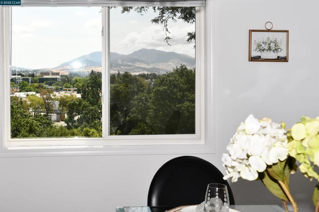 491 Camelback Rd, Pleasant Hill CA: https://media.crmls.org/mediaz/a27e51b7-9eb6-45e5-ad7c-b7e1ec84d0a6.jpg
