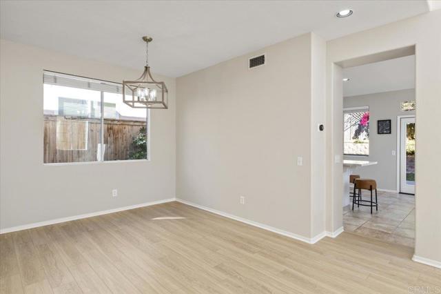 Detail Gallery Image 13 of 47 For 230 Venetia Way, Oceanside,  CA 92057 - 3 Beds | 2/1 Baths